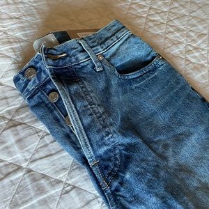 Everlane 90’s Cheeky Jean.